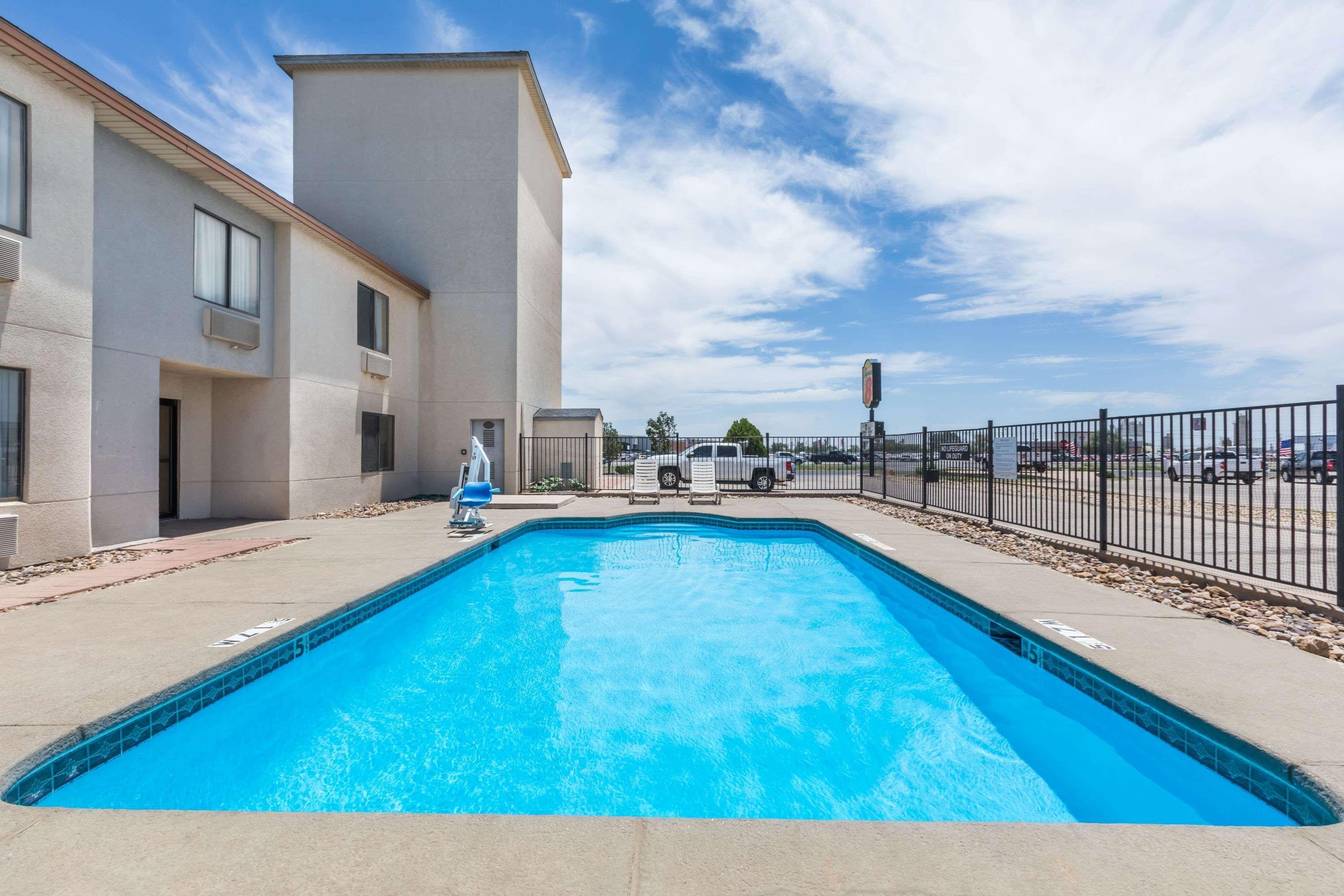 Motel Super 8 By Wyndham Midland Exterior foto