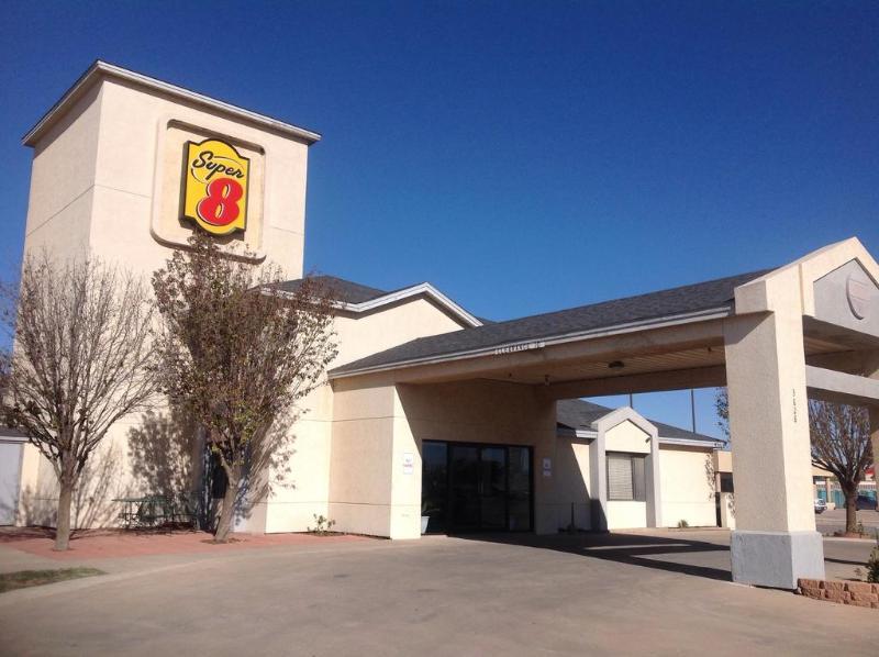 Motel Super 8 By Wyndham Midland Exterior foto