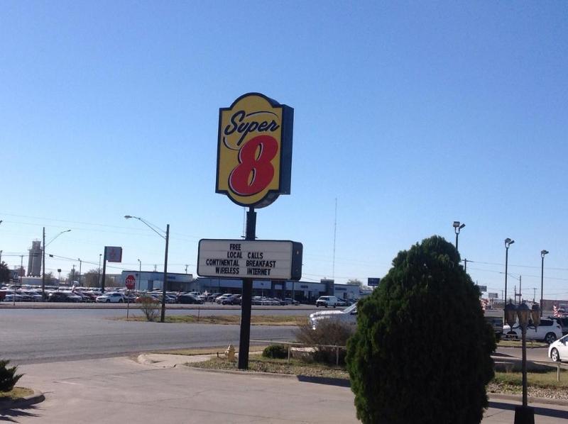 Motel Super 8 By Wyndham Midland Exterior foto